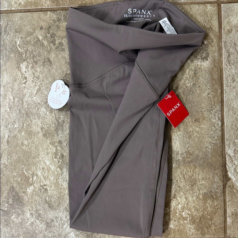SPANX 7/8 Booty Boost Leggings